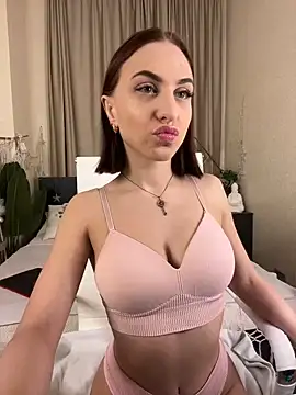 Snapshot of AnnGilbert chatting on 12-28-24, 02:42 AnnGilbert online show from 12-28-24, 02:42