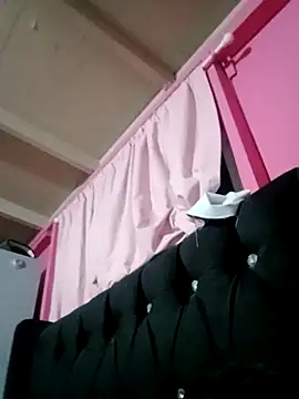 Snapshot of mijito30 chatting on 10-20-25, 04:24 mijito30 online show from 10-20-25, 04:24