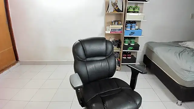 imtonny19 online show from 10-15-25, 01:28