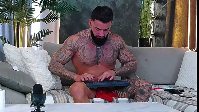 masterkingofmusclee online show from 10-13-25, 09:31