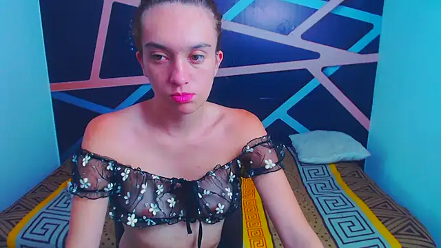Snapshot of SofiaWet23 chatting on 10-18-25, 01:12 SofiaWet23 online show from 10-18-25, 01:12