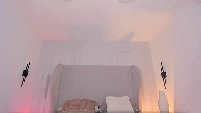 chloe d online show from 12-19-25, 01:07