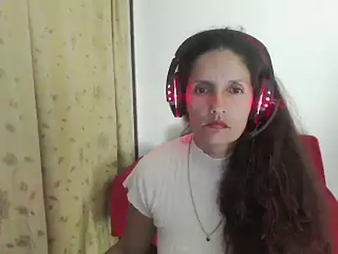 Snapshot of catalina_duran1 chatting on 03-16-25, 08:32 catalina duran1 online show from 03-16-25, 08:32