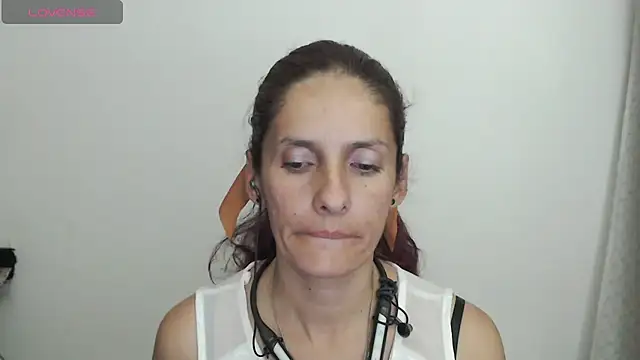 Snapshot of catalina_duran1 chatting on 06-21-26, 04:26 catalina duran1 online show from 06-21-26, 04:26