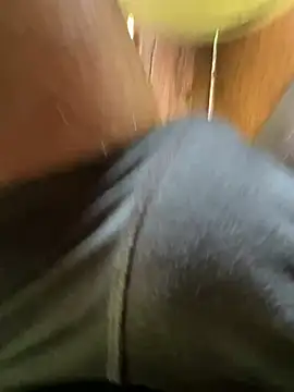 Snapshot of Yurt000 chatting on 03-17-25, 11:21 Yurt000 online show from 03-17-25, 11:21