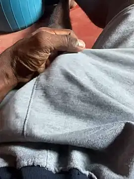 Snapshot of Yurt000 chatting on 03-22-25, 05:17 Yurt000 online show from 03-22-25, 05:17