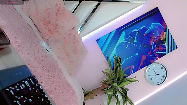 Hannahsmit online show from 01-12-25, 10:12