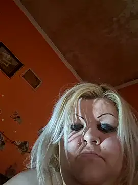 Snapshot of ducicsajsziii chatting on 11-12-25, 02:06 ducicsajsziii online show from 11-12-25, 02:06