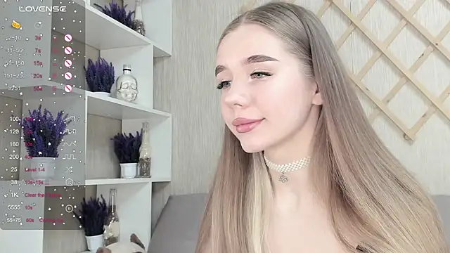 Snapshot of AutoBaby chatting on 10-01-25, 09:48 AutoBaby online show from 10-01-25, 09:48