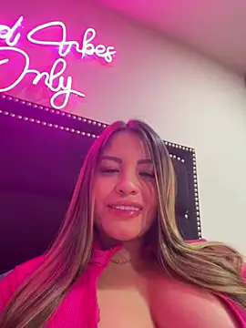 Snapshot of sexyyykloee chatting on 08-02-26, 02:10 sexyyykloee online show from 08-02-26, 02:10