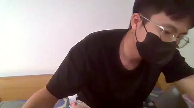 Snapshot of Gwencloudy chatting on 01-04-25, 05:16 Gwencloudy online show from 01-04-25, 05:16
