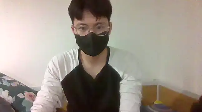 Snapshot of Gwencloudy chatting on 01-09-25, 03:55 Gwencloudy online show from 01-09-25, 03:55