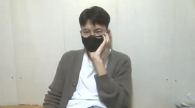 Snapshot of Gwencloudy chatting on 01-11-25, 10:51 Gwencloudy online show from 01-11-25, 10:51