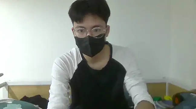 Snapshot of Gwencloudy chatting on 01-15-25, 01:56 Gwencloudy online show from 01-15-25, 01:56