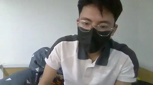 Snapshot of Gwencloudy chatting on 01-19-25, 11:56 Gwencloudy online show from 01-19-25, 11:56