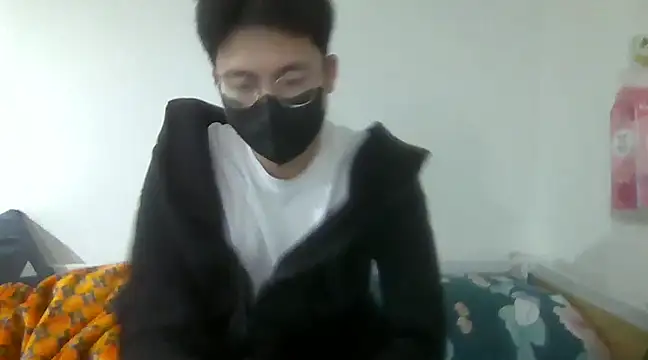 Snapshot of Gwencloudy chatting on 02-08-25, 12:17 Gwencloudy online show from 02-08-25, 12:17