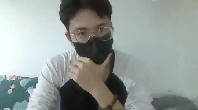 Snapshot of Gwencloudy chatting on 02-13-25, 04:17 Gwencloudy online show from 02-13-25, 04:17