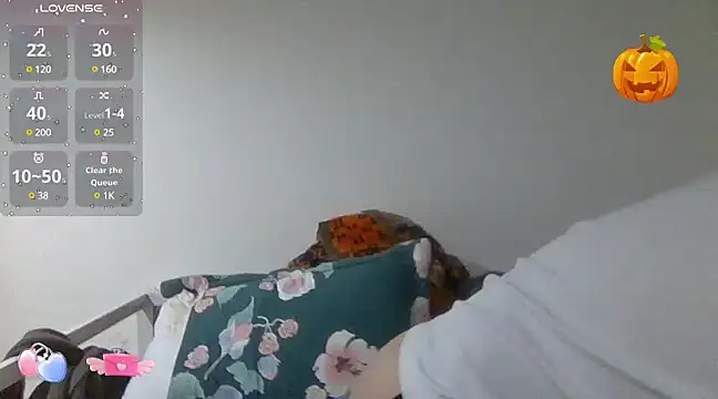 Snapshot of Gwencloudy chatting on 03-01-25, 03:49 Gwencloudy online show from 03-01-25, 03:49
