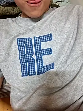 Gwencloudy online show from 03-08-26, 01:59