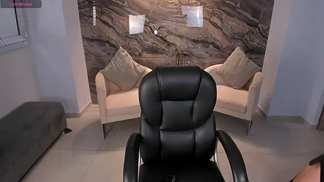 AlessiaCorleone  online show from 03-13-25, 09:48