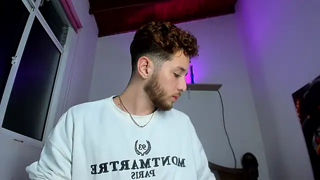 Juan Castano online show from 10-29-25, 08:16