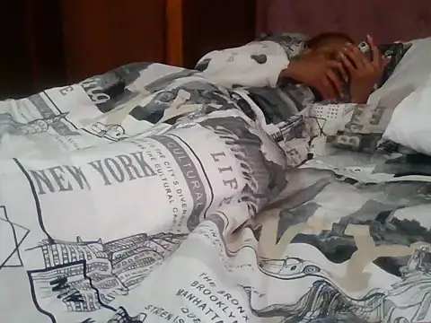 Snapshot of ShooingBunch chatting on 09-18-25, 06:48 ShooingBunch online show from 09-18-25, 06:48