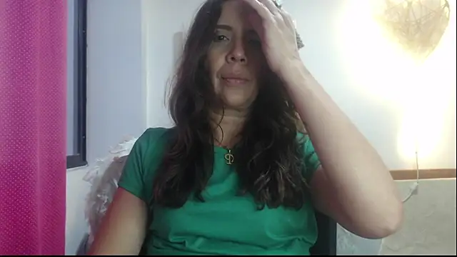 Snapshot of Victoria_meester chatting on 01-12-25, 10:22 Victoria meester online show from 01-12-25, 10:22