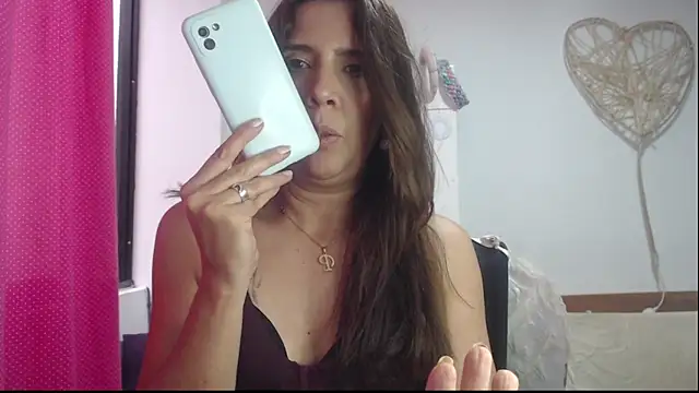 Snapshot of Victoria_meester chatting on 01-13-25, 07:42 Victoria meester online show from 01-13-25, 07:42