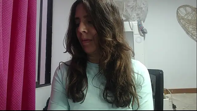 Snapshot of Victoria_meester chatting on 02-02-25, 10:39 Victoria meester online show from 02-02-25, 10:39