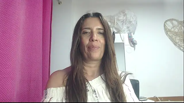 Snapshot of Victoria_meester chatting on 02-11-25, 12:06 Victoria meester online show from 02-11-25, 12:06