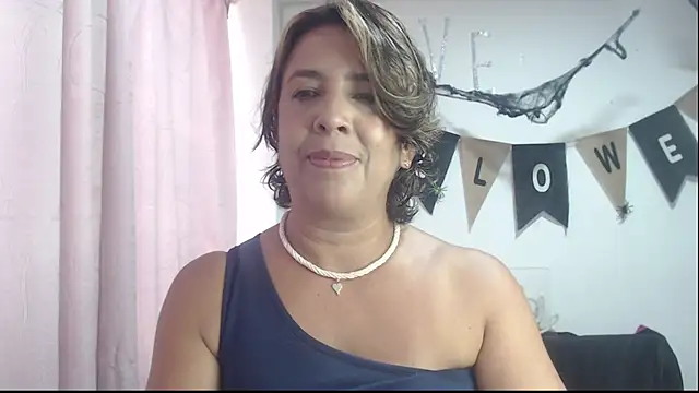 Snapshot of Victoria_meester chatting on 10-06-25, 03:20 Victoria meester online show from 10-06-25, 03:20
