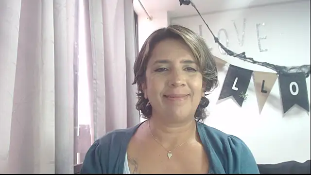 Victoria meester online show from 10-21-25, 07:47