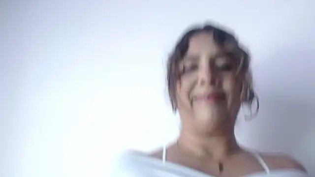 Victoria meester online show from 04-25-26, 03:31