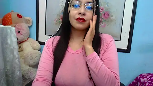 Snapshot of Luciana_and_Neitan chatting on 01-11-25, 08:43 Luciana and Neitan online show from 01-11-25, 08:43