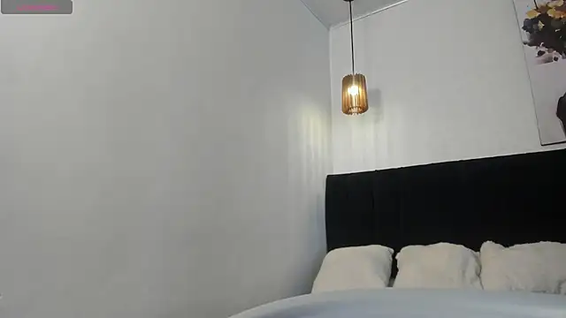 dolly zoe online show from 04-25-26, 01:41