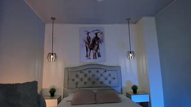 ayshel   online show from 10-08-25, 09:01