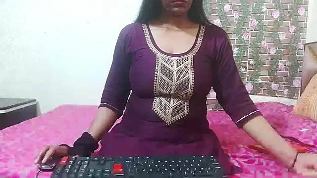 Snapshot of nikitahot3 chatting on 03-11-25, 07:37 nikitahot3 online show from 03-11-25, 07:37