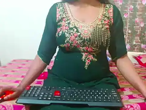 Snapshot of nikitahot3 chatting on 03-14-25, 12:10 nikitahot3 online show from 03-14-25, 12:10