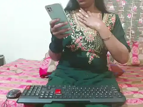 Snapshot of nikitahot3 chatting on 03-17-25, 11:32 nikitahot3 online show from 03-17-25, 11:32