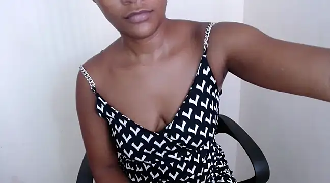 Snapshot of savage_laura chatting on 02-20-25, 02:57 savage laura online show from 02-20-25, 02:57