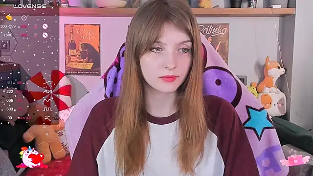 Snapshot of AliceLanley chatting on 12-17-24, 12:43 AliceLanley online show from 12-17-24, 12:43