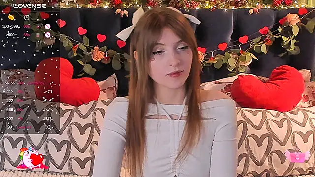 Snapshot of AliceLanley chatting on 02-14-25, 12:14 AliceLanley online show from 02-14-25, 12:14