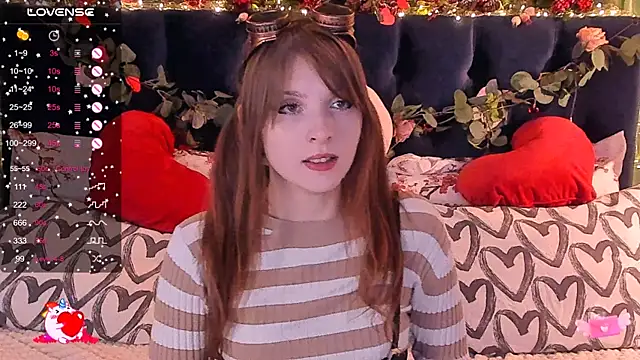 Snapshot of AliceLanley chatting on 02-22-25, 11:35 AliceLanley online show from 02-22-25, 11:35