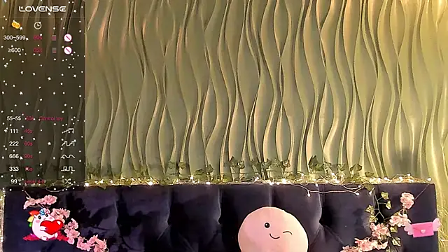 Snapshot of AliceLanley chatting on 03-21-25, 03:35 AliceLanley online show from 03-21-25, 03:35