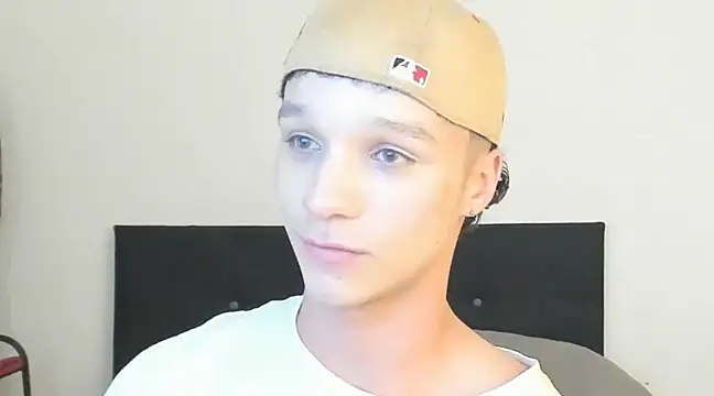 Snapshot of angelcortes chatting on 12-18-24, 10:46 angelcortes online show from 12-18-24, 10:46