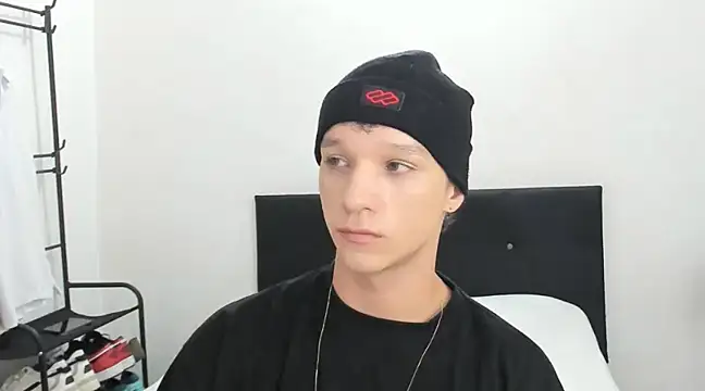 Snapshot of angelcortes chatting on 12-27-24, 11:06 angelcortes online show from 12-27-24, 11:06