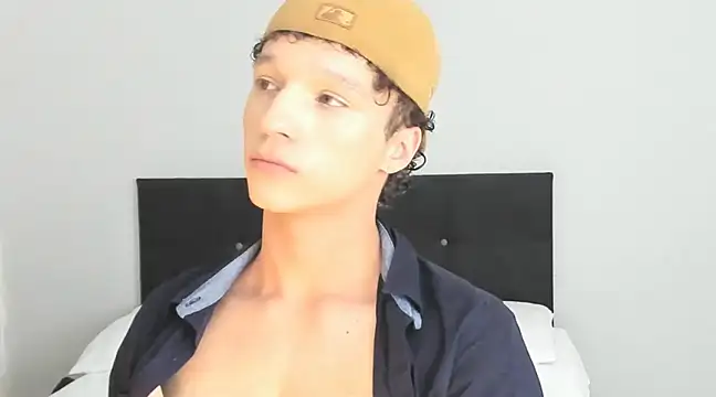 Snapshot of angelcortes chatting on 02-22-25, 08:42 angelcortes online show from 02-22-25, 08:42