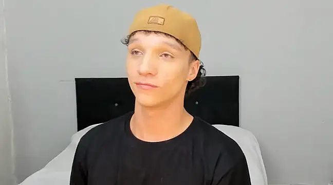 Snapshot of angelcortes chatting on 03-21-25, 07:02 angelcortes online show from 03-21-25, 07:02