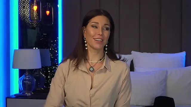 Arte Adelle online show from 01-06-25, 03:20