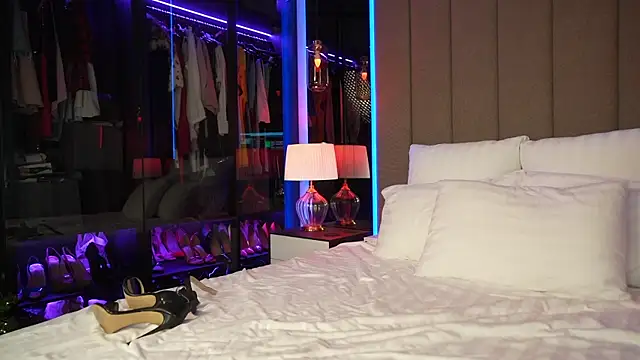 Arte Adelle online show from 01-16-25, 04:07